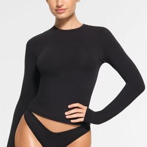 SKIMS Cotton Jersey Long Sleeve T-Shirt Soot Black Small Casual Layering